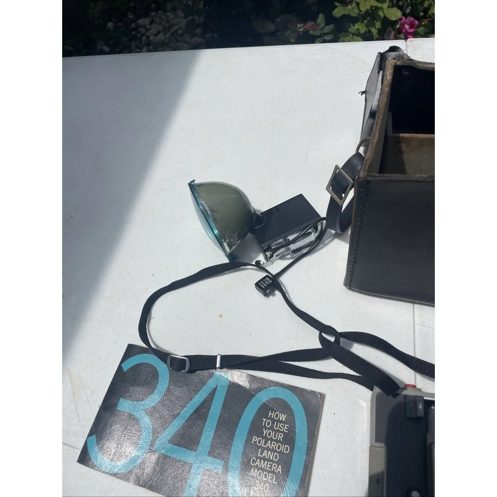 Vintage Polaroid 340 Automatic Land Camera Flash Model 340 Carry Case and more‎